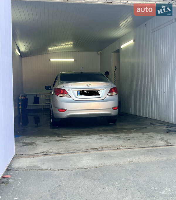 Седан Hyundai Accent 2011 в Киеве