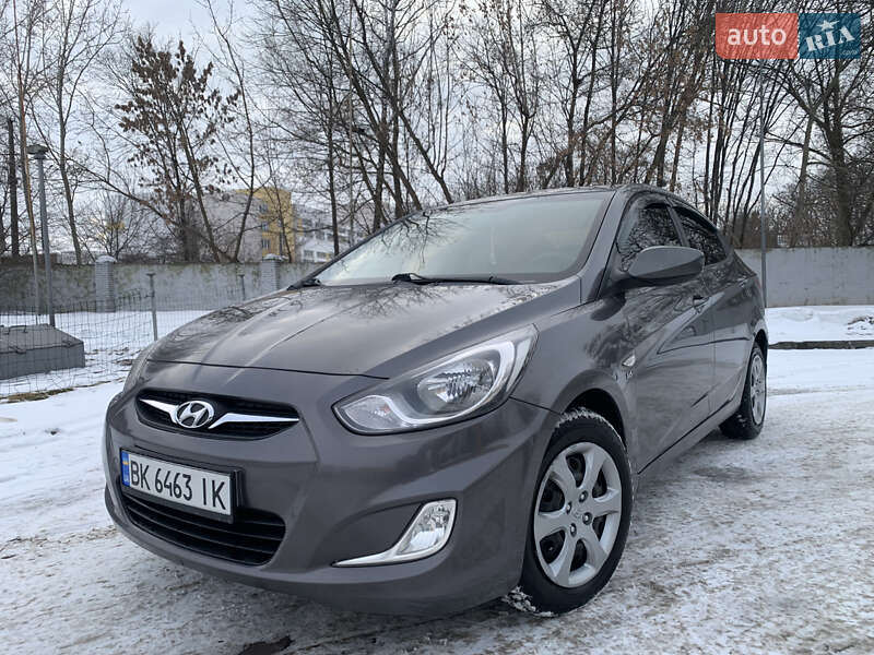 Седан Hyundai Accent 2011 в Ровно