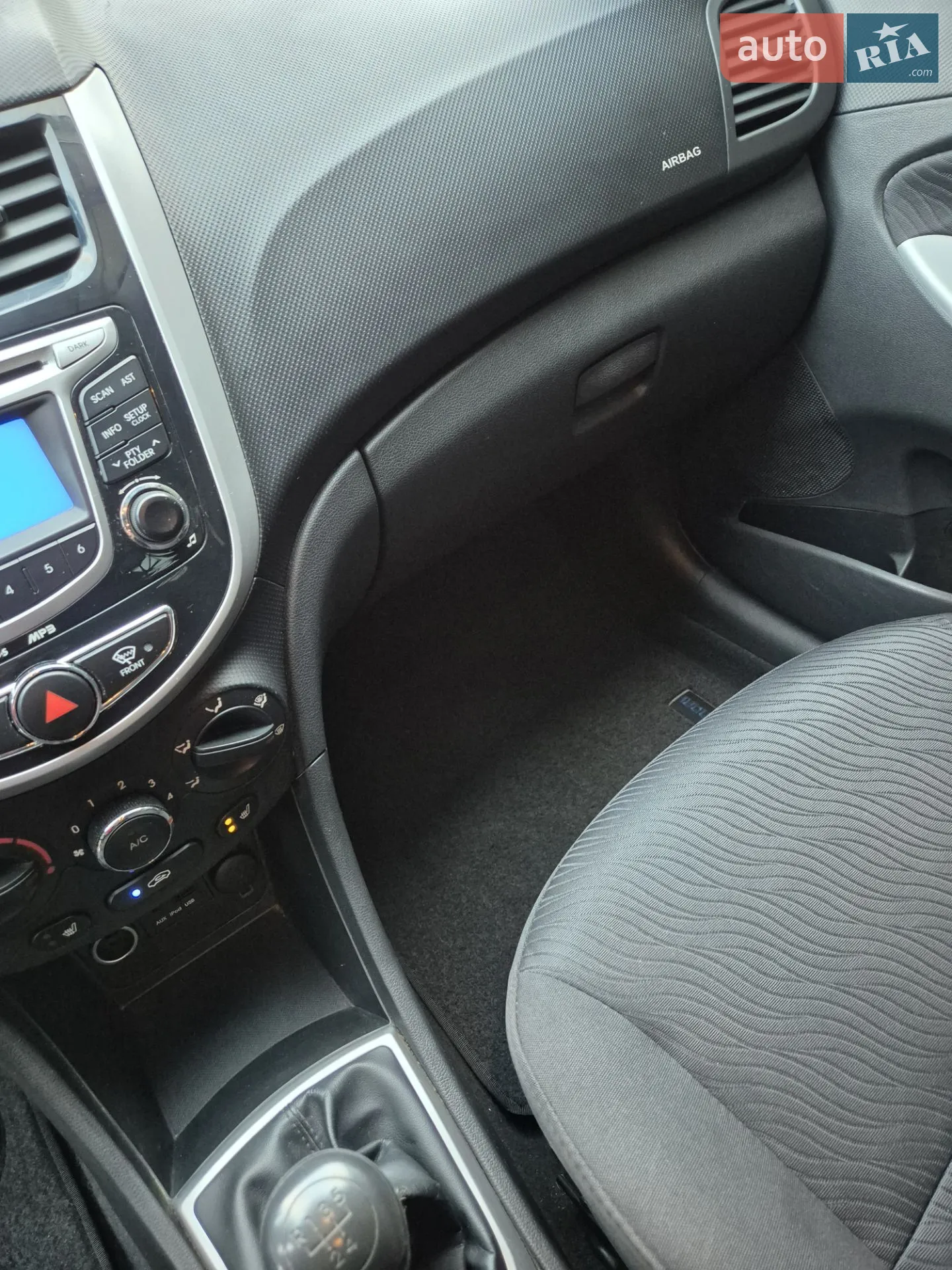 2011 Hyundai Accent - мініатюра 11