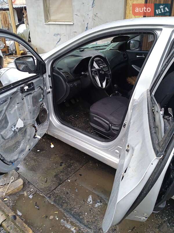 Седан Hyundai Accent 2011 в Славянске фото 11 Седан Hyundai Accent 2011 в Славянске