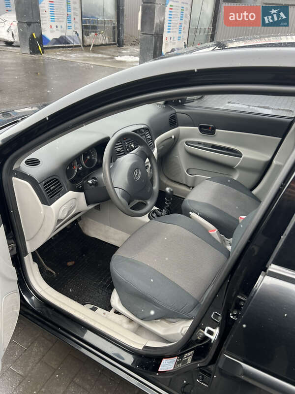 Седан Hyundai Accent 2009 в Киеве