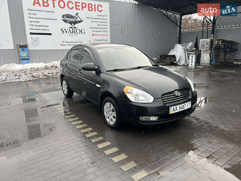 Седан Hyundai Accent 2009 в Киеве