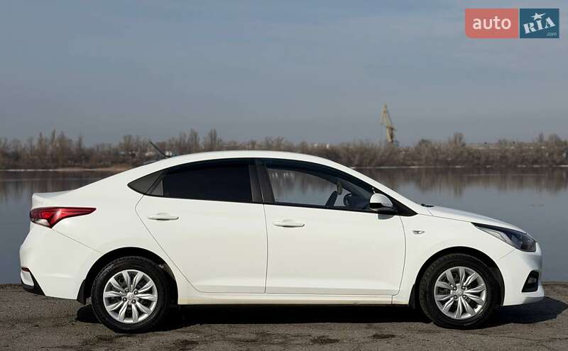 Седан Hyundai Accent 2017 в Днепре