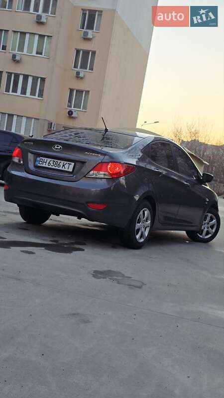 Седан Hyundai Accent 2012 в Одессе