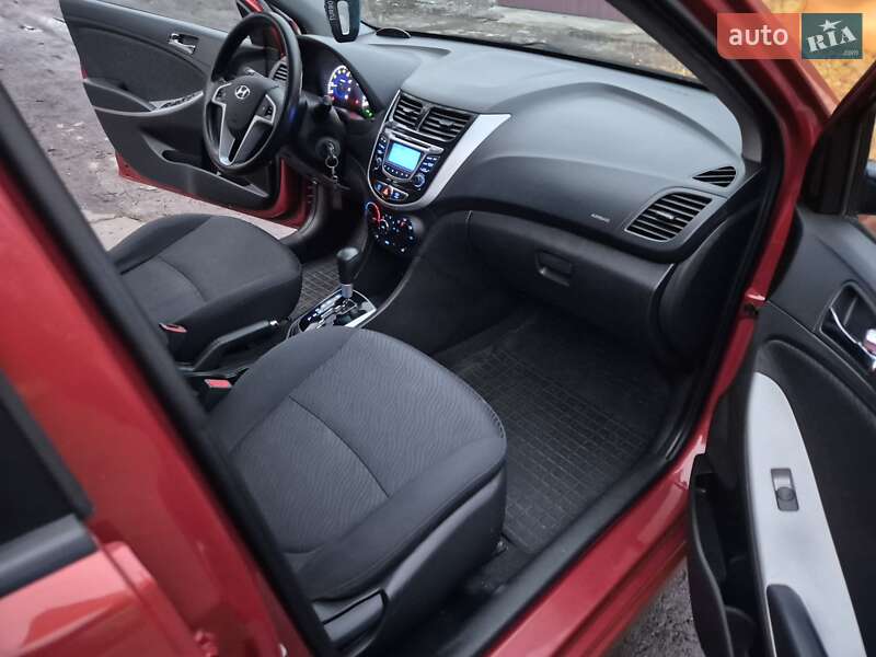 Седан Hyundai Accent 2012 в Днепре