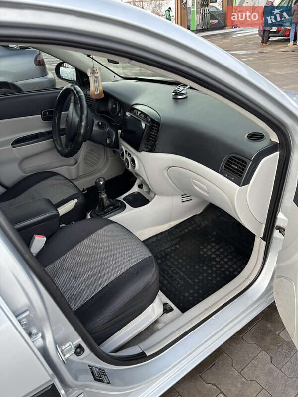 Седан Hyundai Accent 2008 в Конотопе