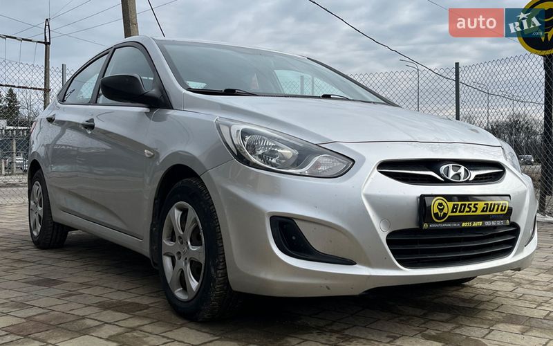 Hyundai Accent 2012