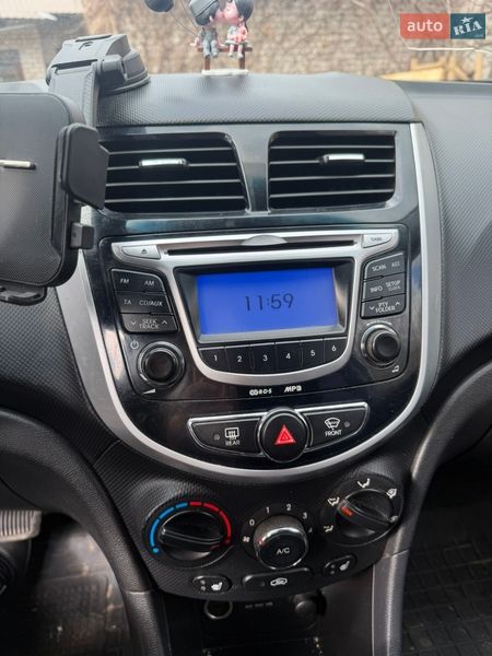 Седан Hyundai Accent 2011 в Кривом Роге