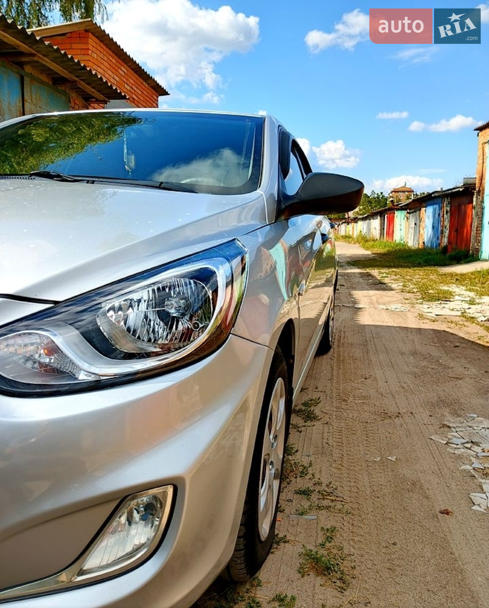2012 Hyundai Accent - мініатюра 17