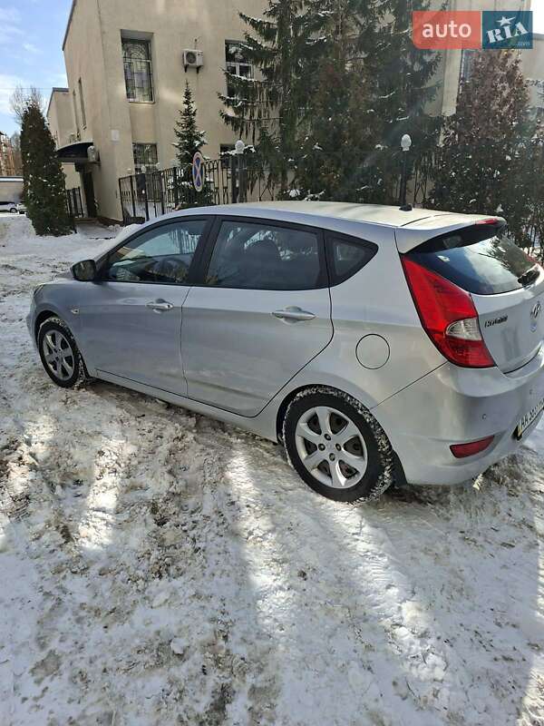 Хэтчбек Hyundai Accent 2012 в Киеве фото 4 Хэтчбек Hyundai Accent 2012 в Киеве