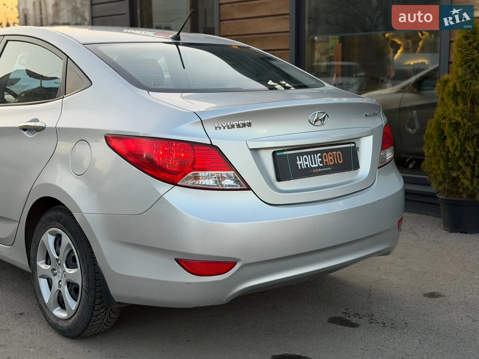 2011 Hyundai Accent - мініатюра 12