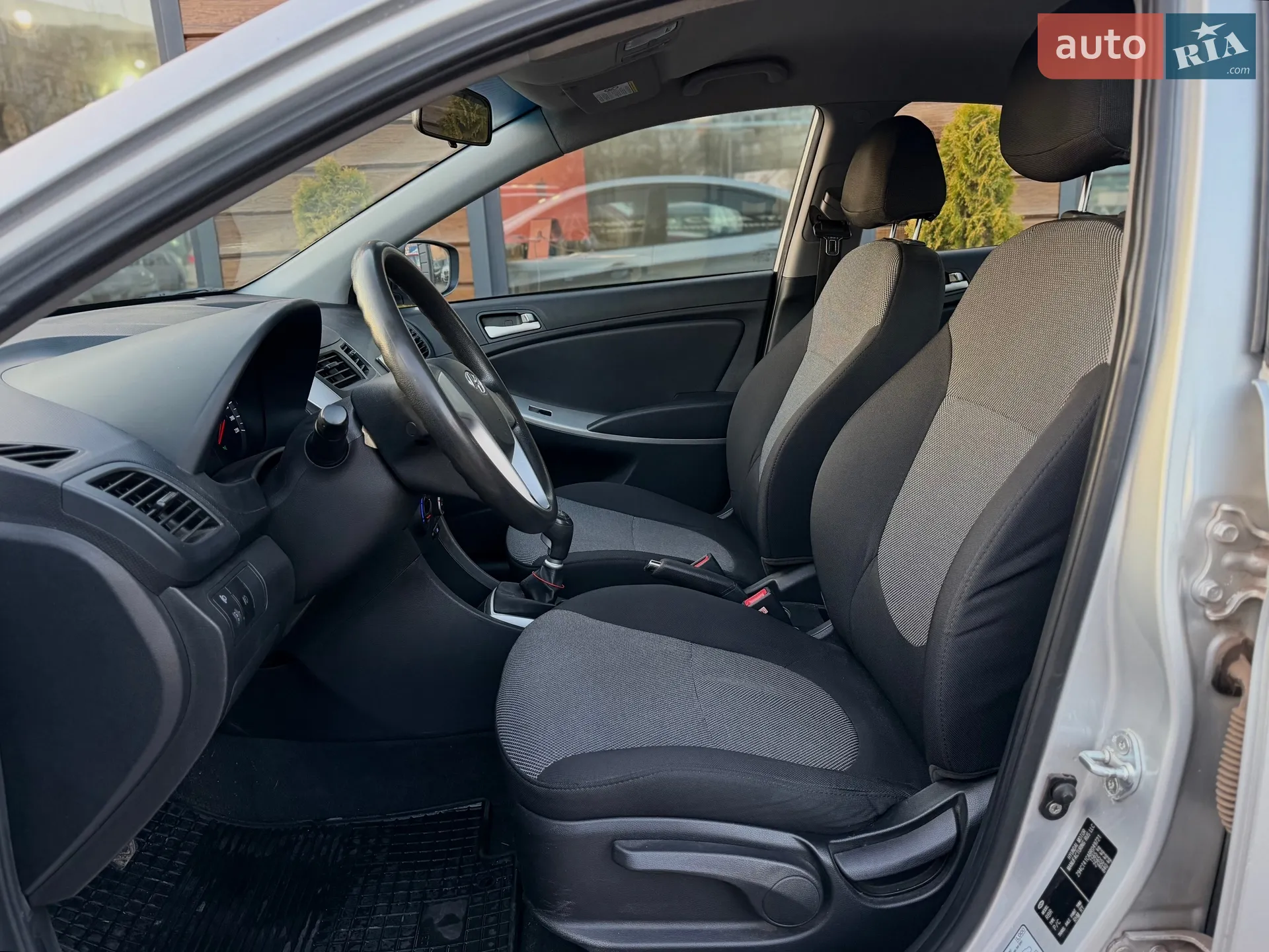 2011 Hyundai Accent - мініатюра 20