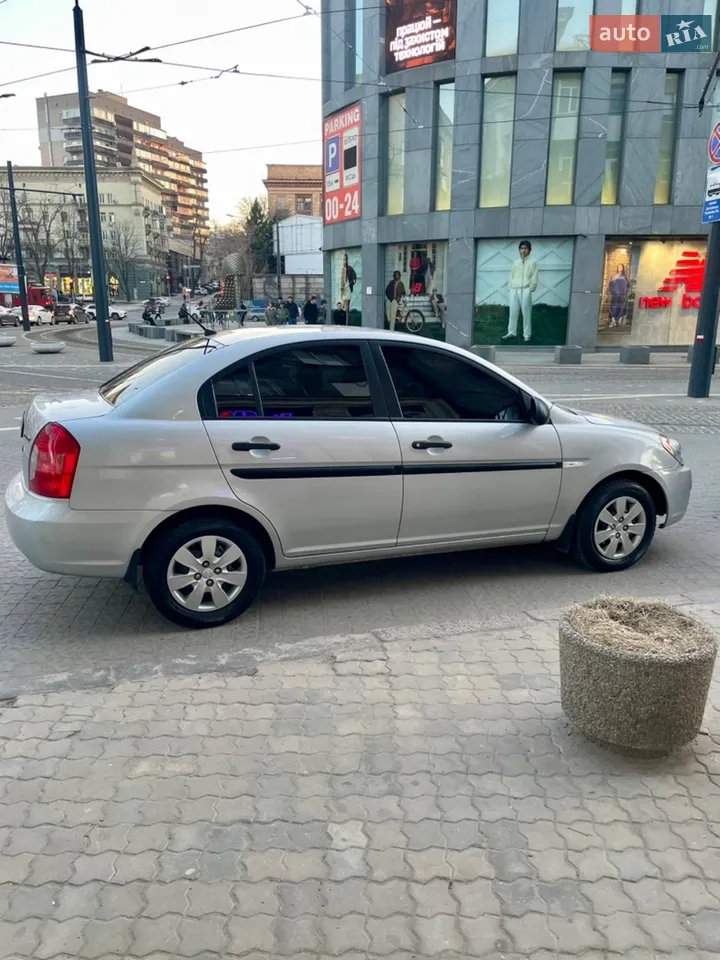 2010 Hyundai Accent - мініатюра 20