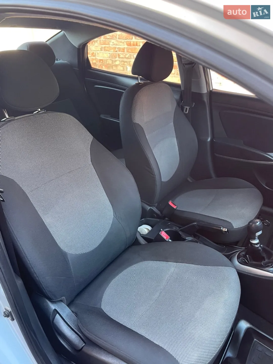 2011 Hyundai Accent - мініатюра 9