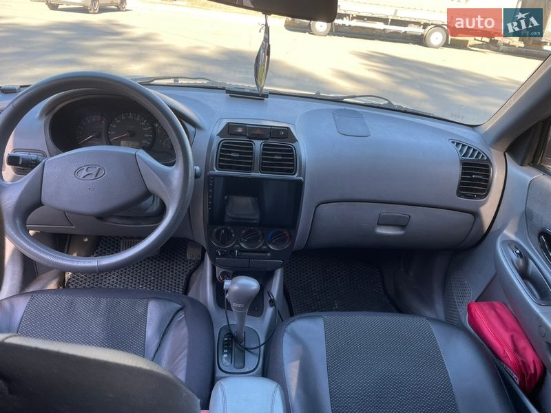 Седан Hyundai Accent 2003 в Ирпене