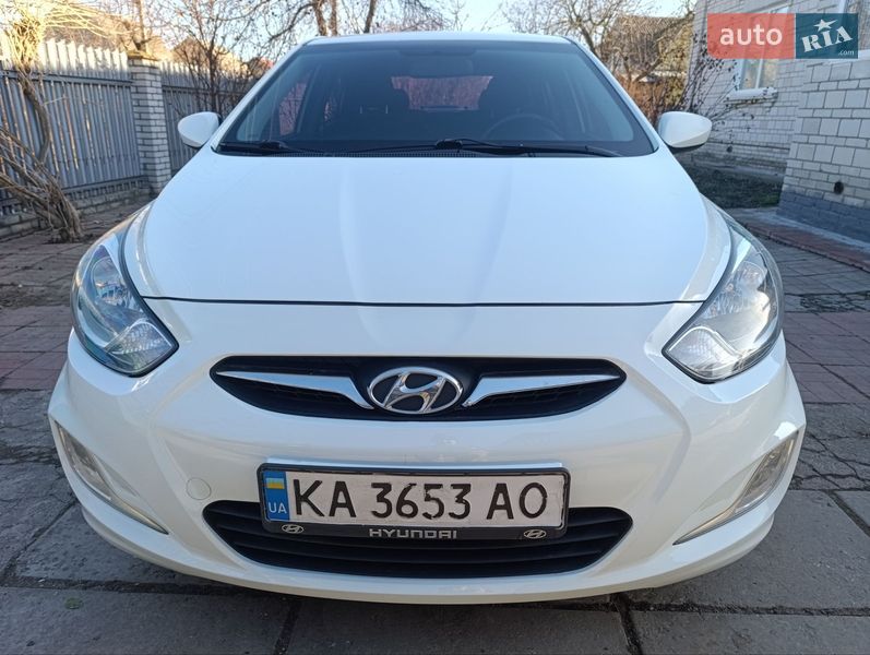 Hyundai Accent 2012