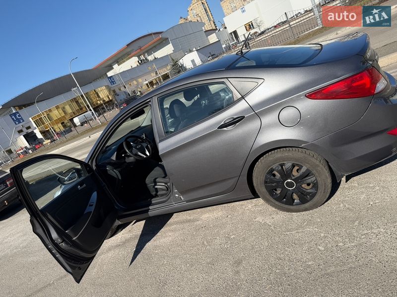 Седан Hyundai Accent 2011 в Киеве