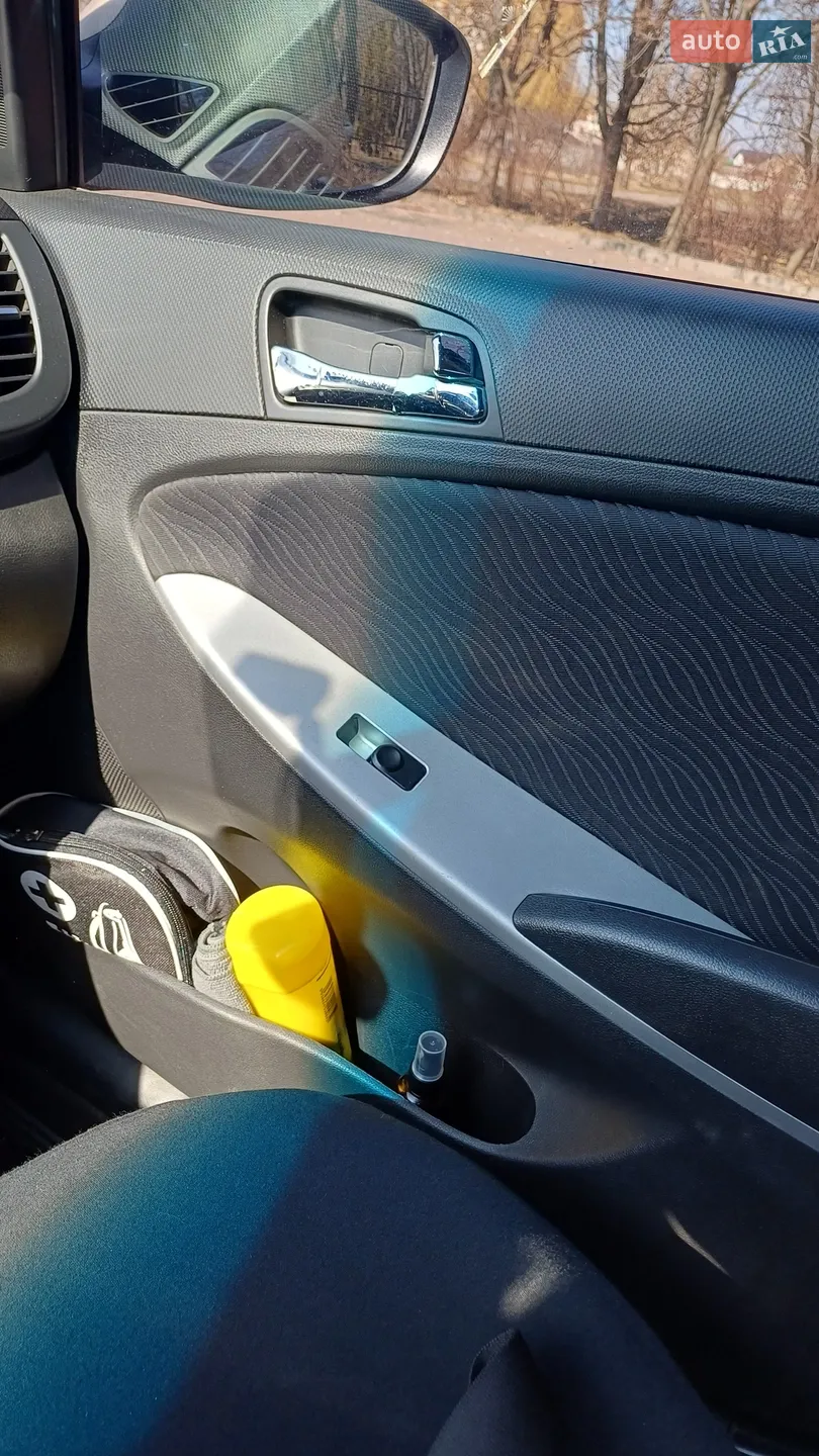 2012 Hyundai Accent - мініатюра 8