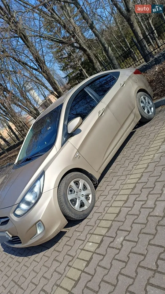 2011 Hyundai Accent - мініатюра 9