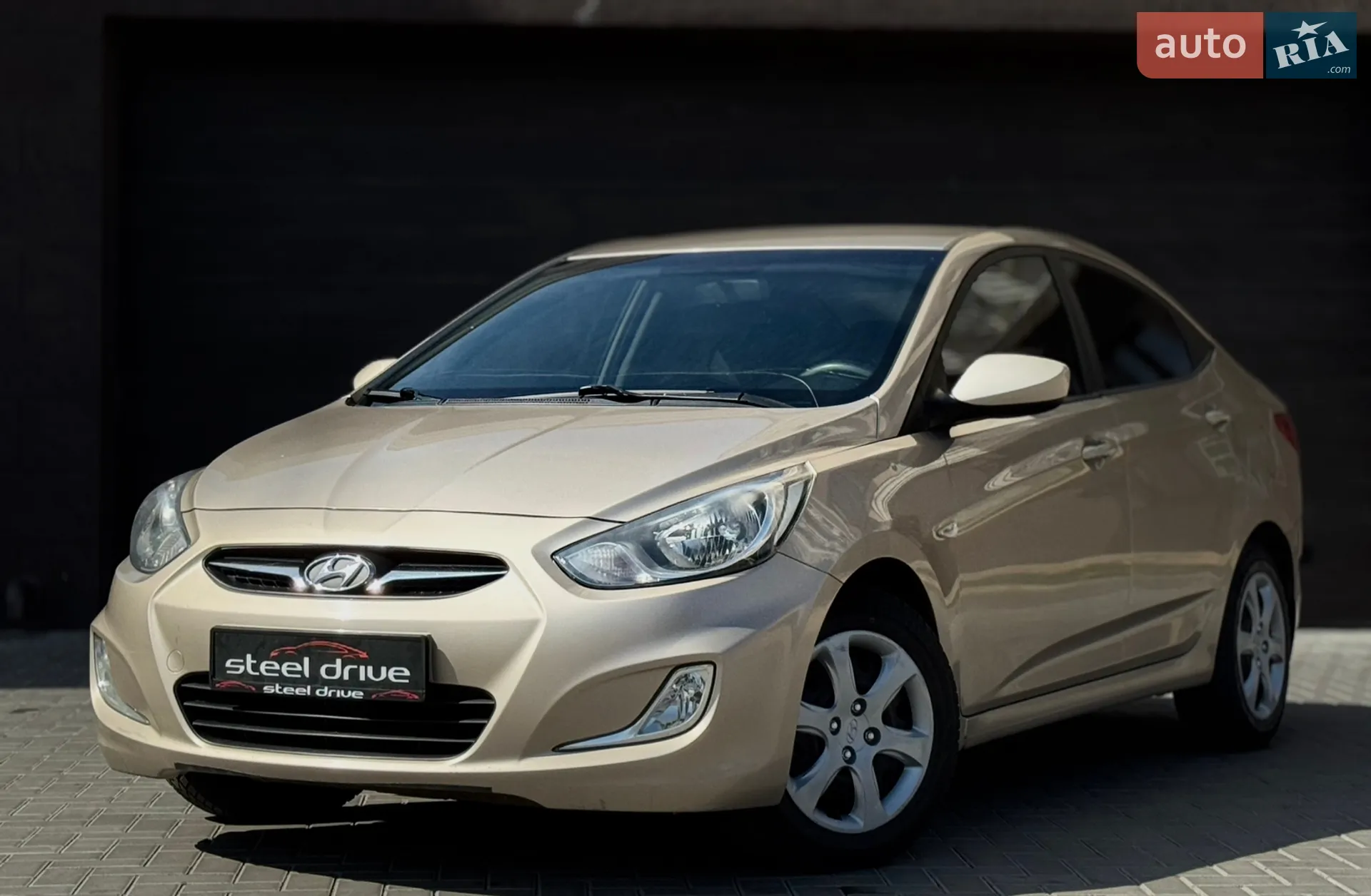 2011 Hyundai Accent - фото 1