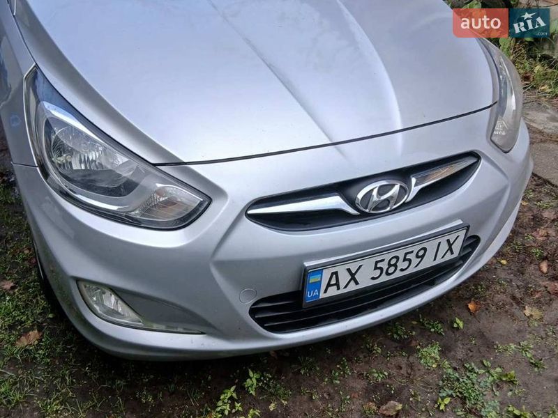 Hyundai Accent 2012