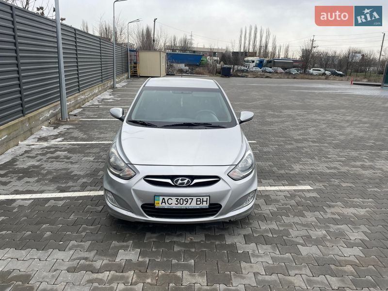 Hyundai Accent 2013 Hyundai Accent 2013