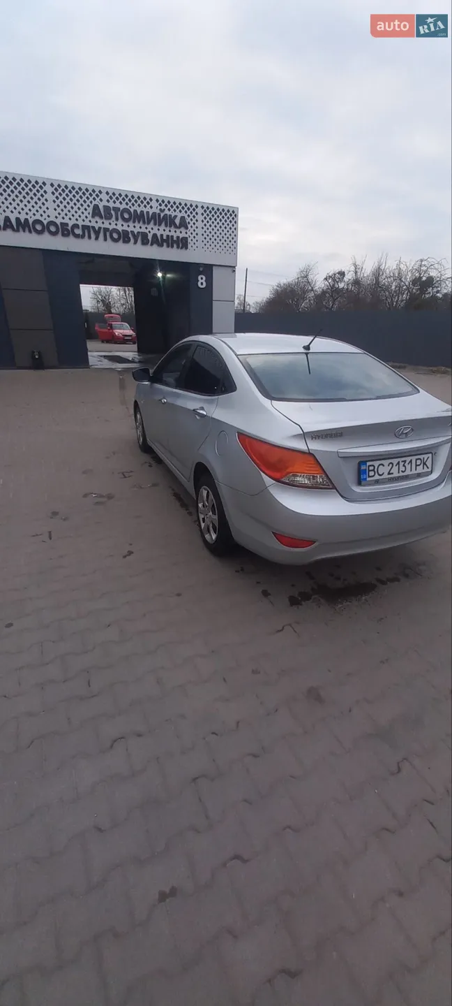 2011 Hyundai Accent - мініатюра 7