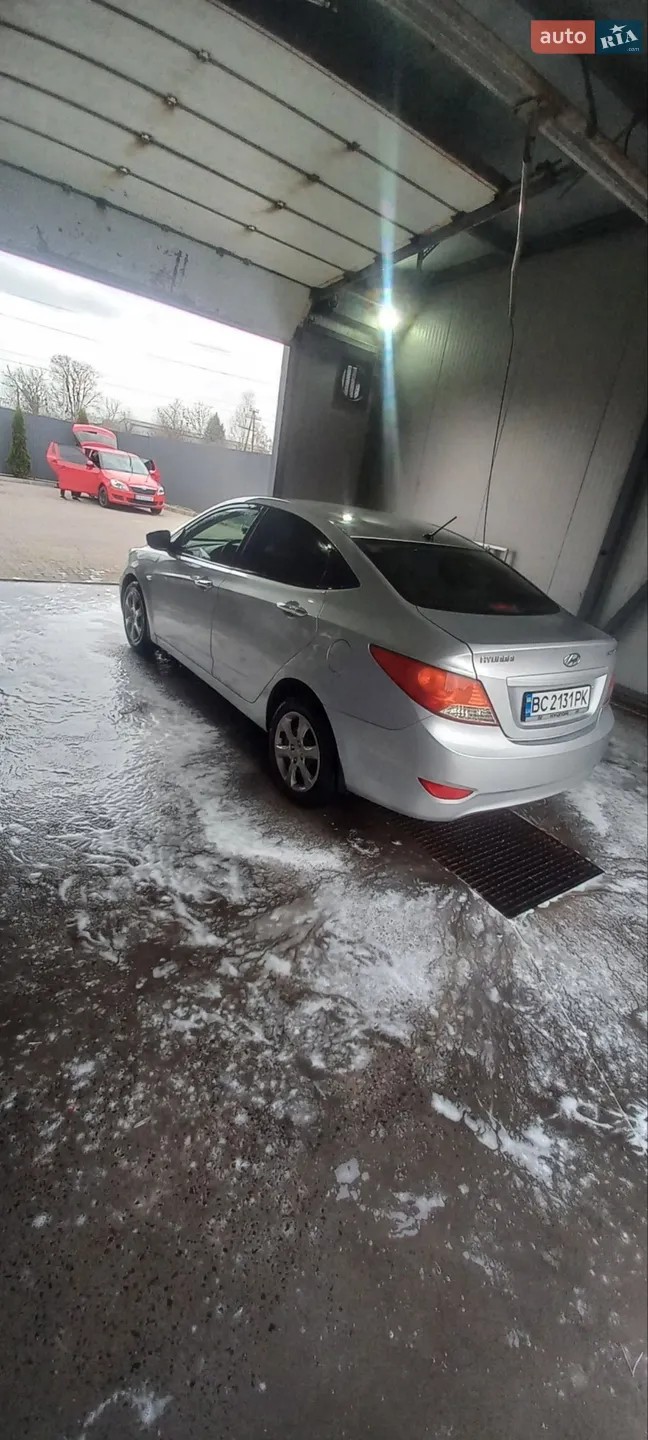 2011 Hyundai Accent - мініатюра 4