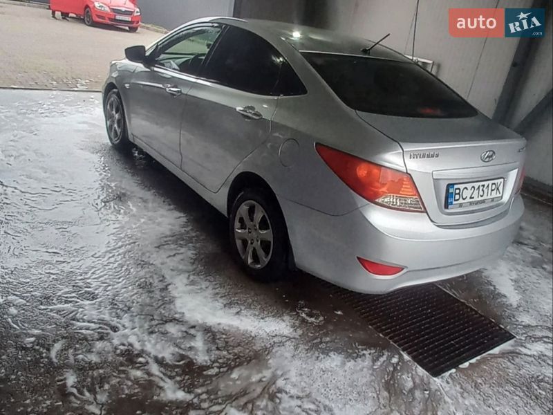 Седан Hyundai Accent 2011 в Шептицькому