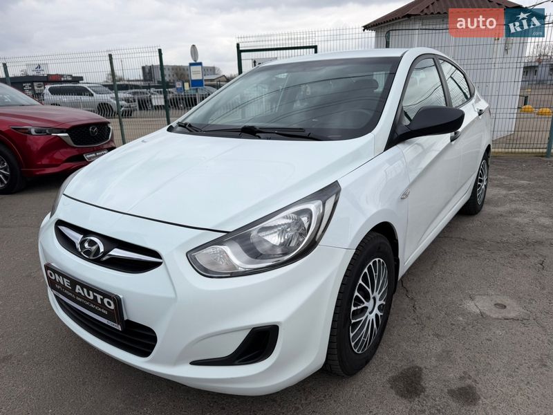Hyundai Accent 2013
