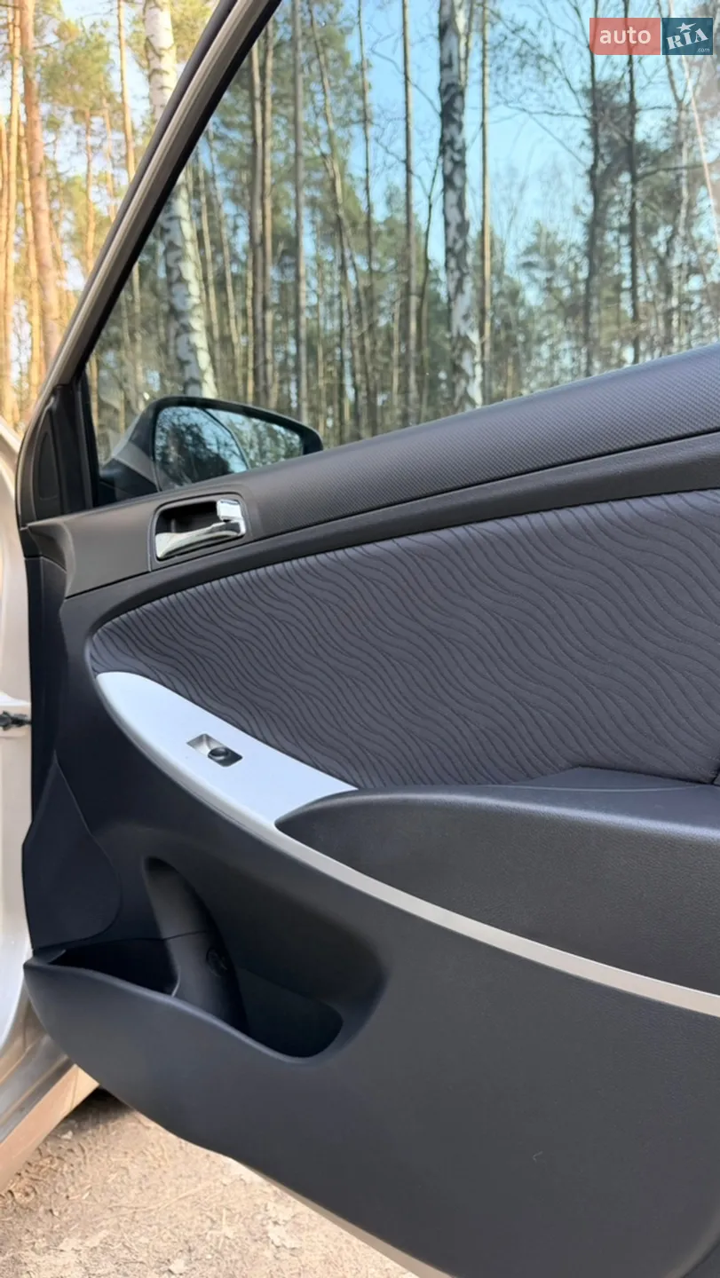 2011 Hyundai Accent - мініатюра 17
