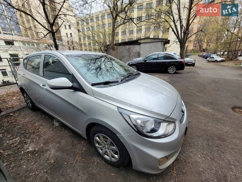 Хетчбек Hyundai Accent 2013 в Києві
