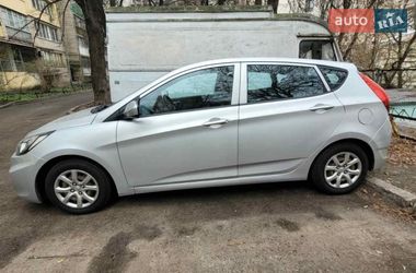 Хетчбек Hyundai Accent 2013 в Києві