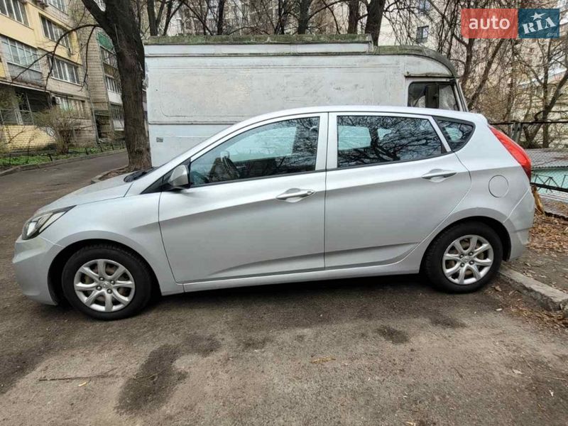 Хетчбек Hyundai Accent 2013 в Києві