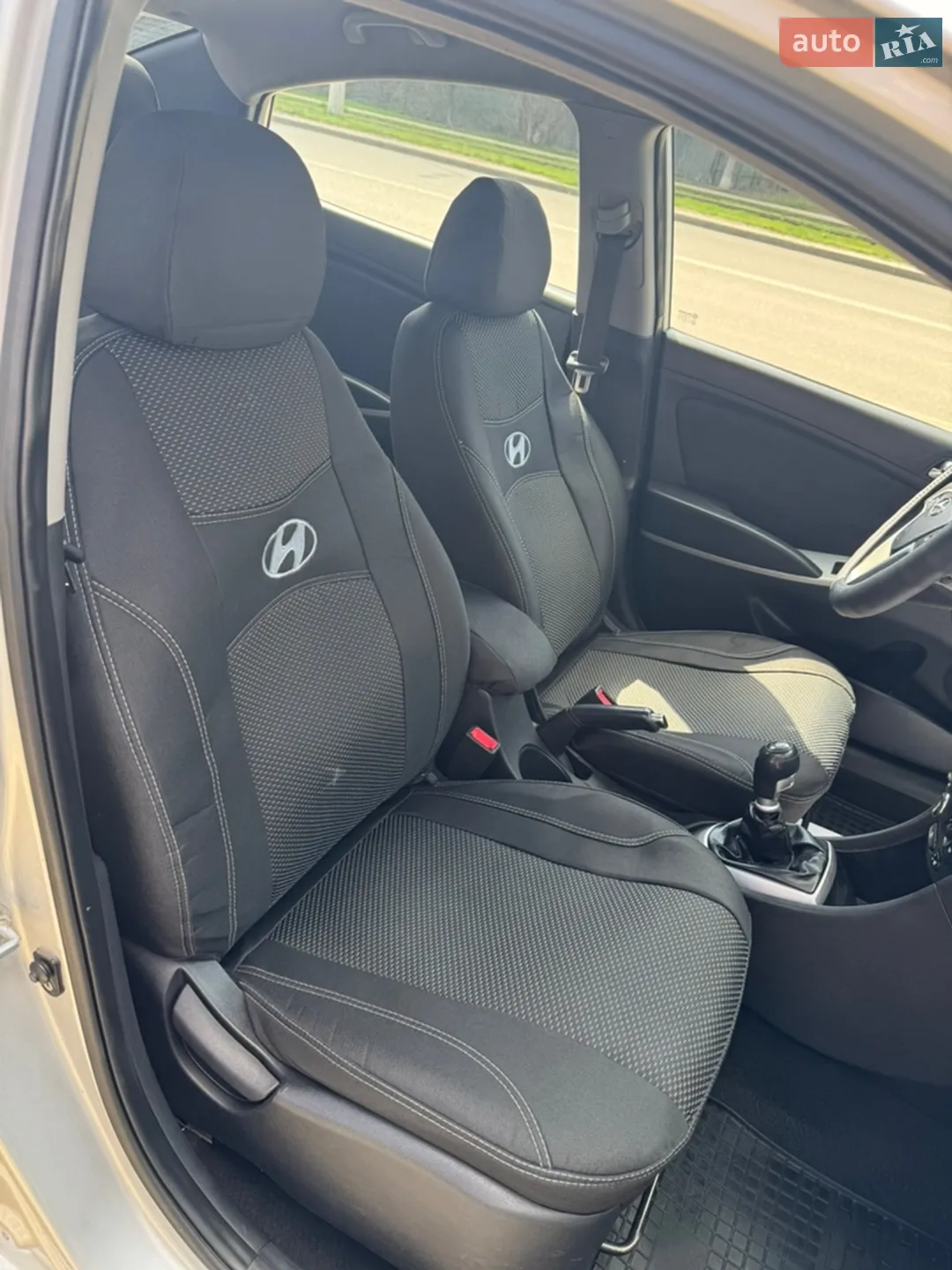 2011 Hyundai Accent - мініатюра 12