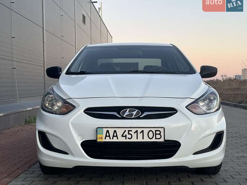 Седан Hyundai Accent 2013 в Киеве фото 2 Седан Hyundai Accent 2013 в Киеве