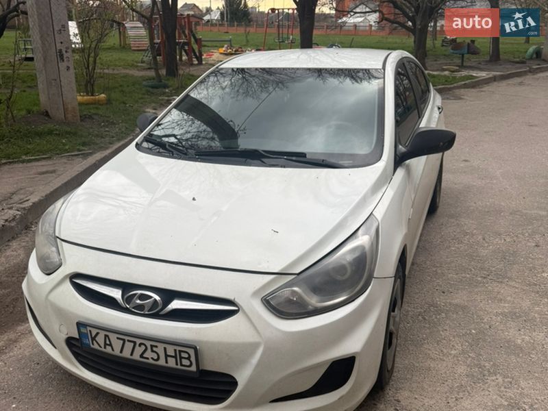 Hyundai Accent 2012