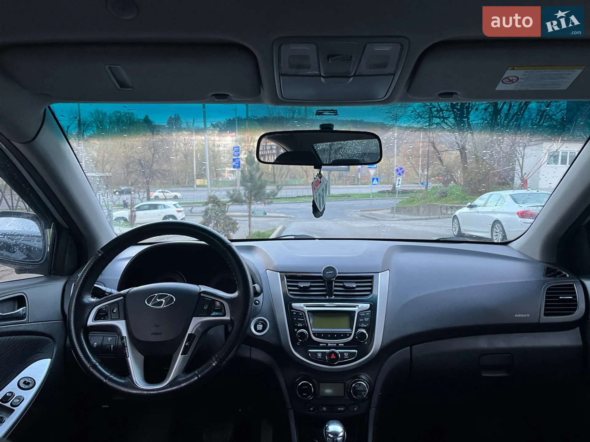 2011 Hyundai Accent - мініатюра 9