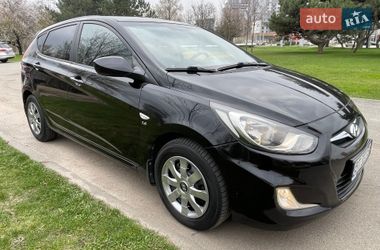 Хетчбек Hyundai Accent 2012 в Дніпрі