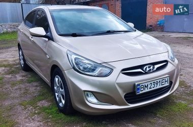 Седан Hyundai Accent 2012 в Ромнах