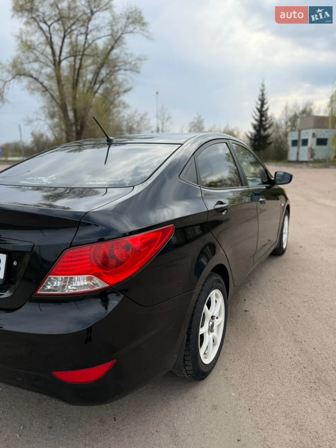 2011 Hyundai Accent - мініатюра 12