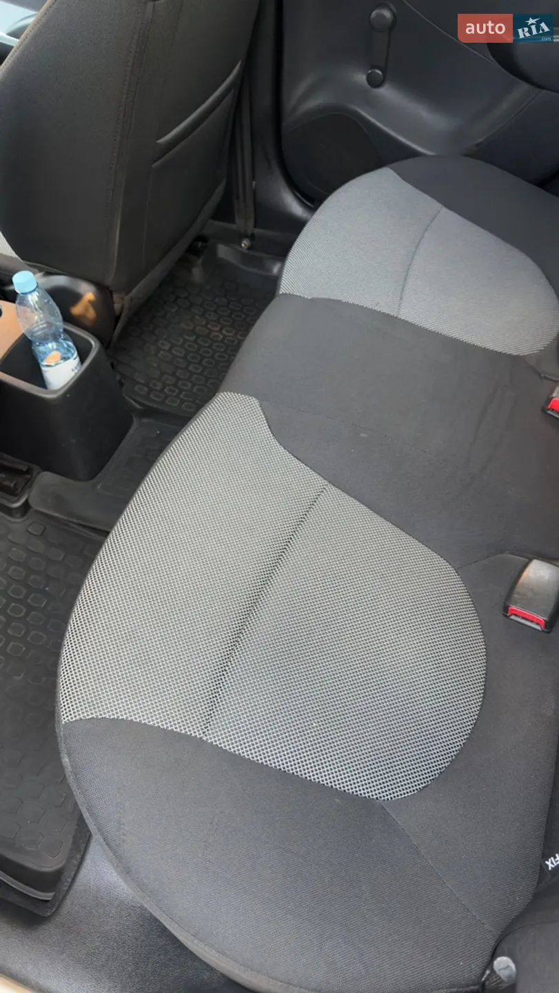 2011 Hyundai Accent - мініатюра 10