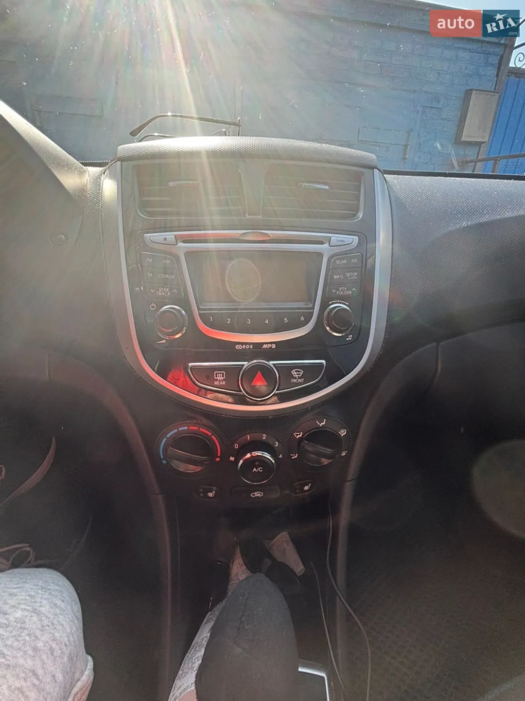2011 Hyundai Accent - мініатюра 7