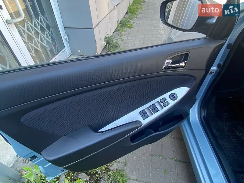 Hyundai Accent 2012 VIN Z94CU41DBCR170107 фото оголошення 4 з 61
