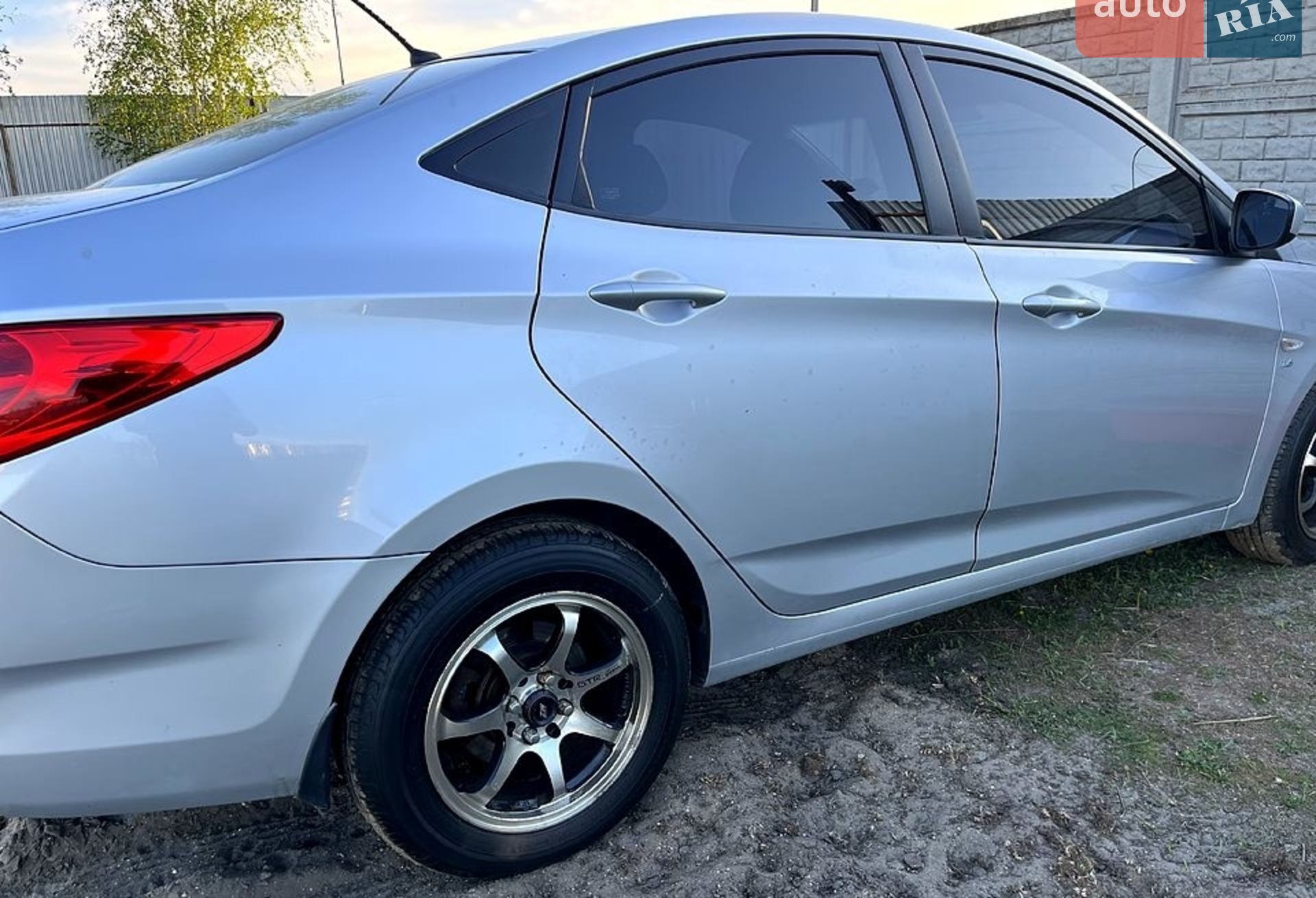 2011 Hyundai Accent - фото 1