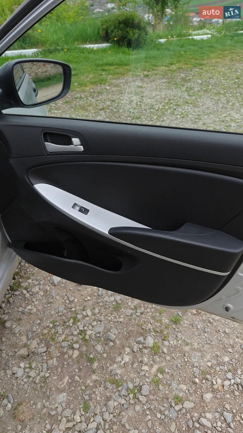 2013 Hyundai Accent - мініатюра 16