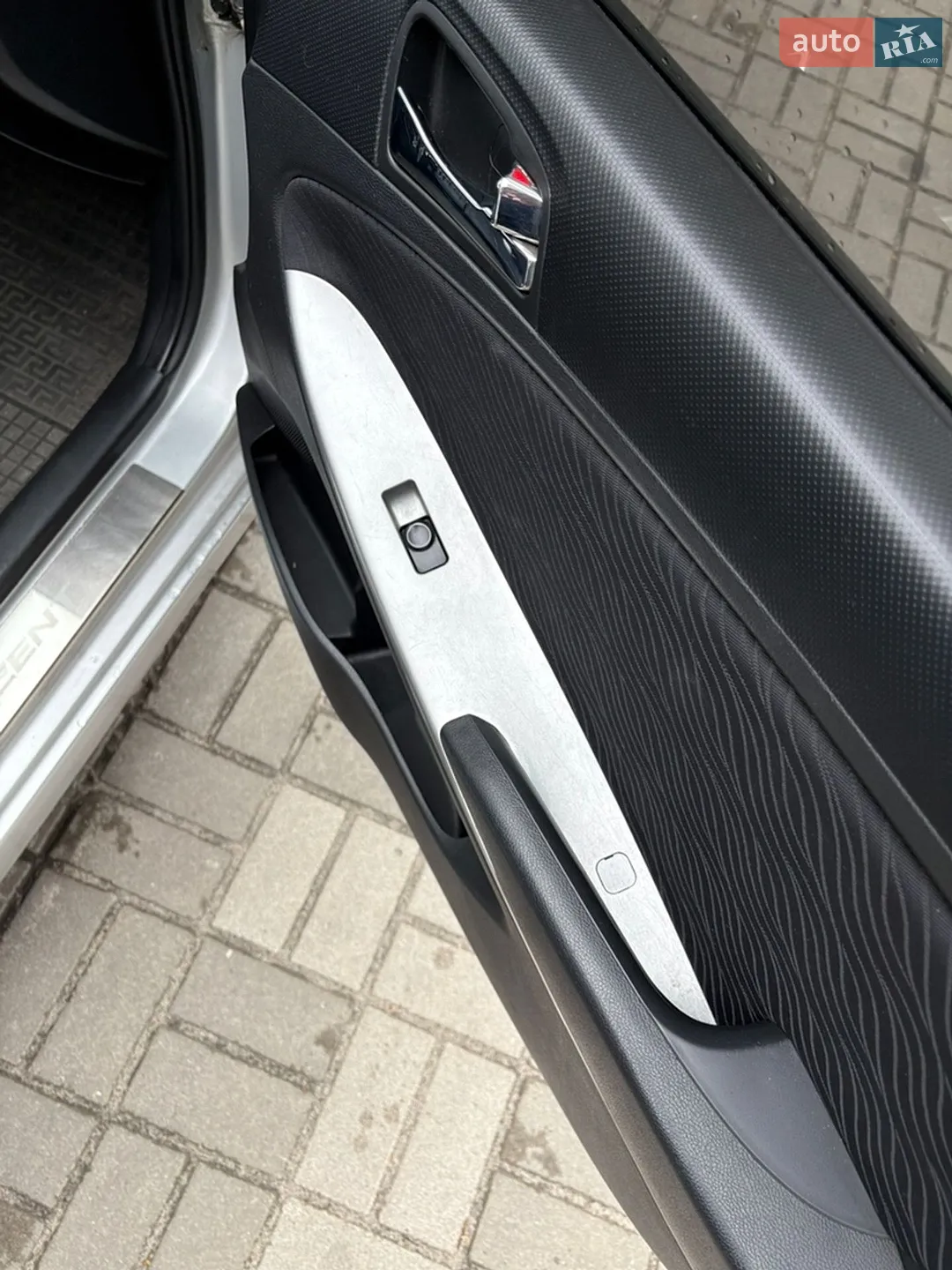 2011 Hyundai Accent - мініатюра 12