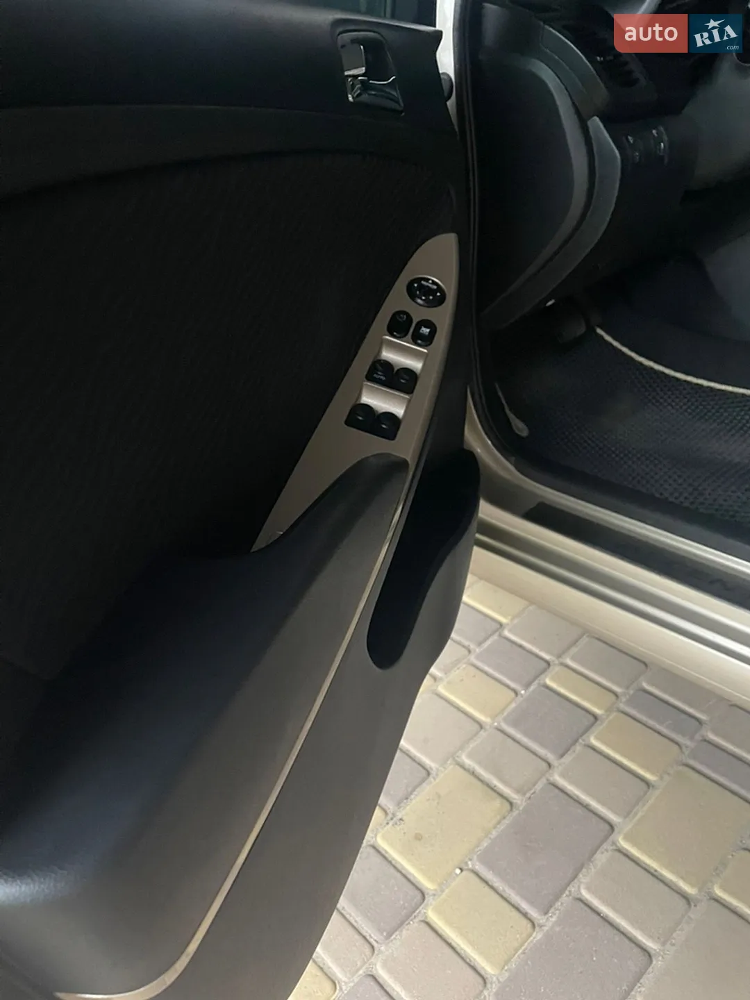 2012 Hyundai Accent - мініатюра 16