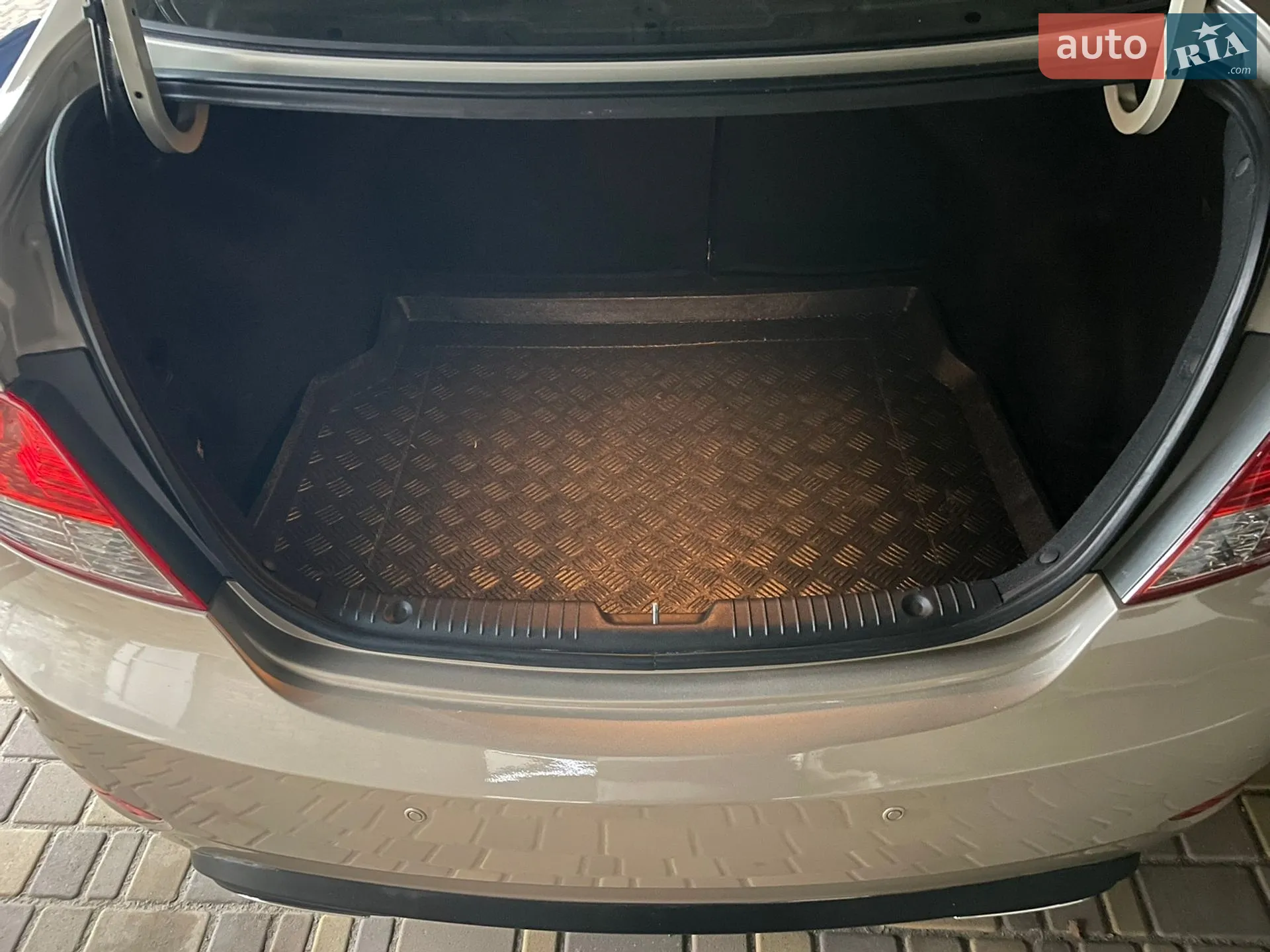 2012 Hyundai Accent - мініатюра 32