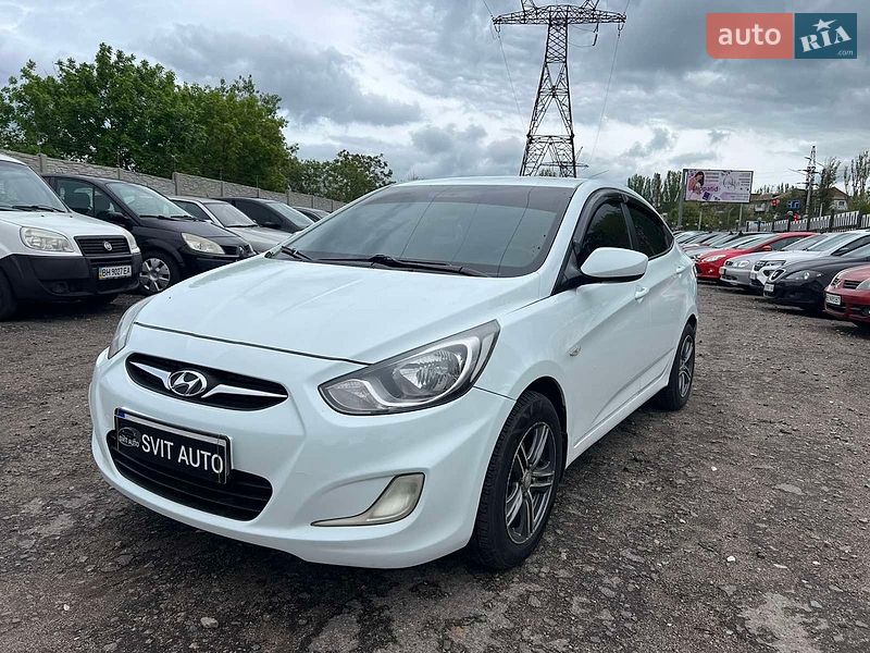 Hyundai Accent 2011